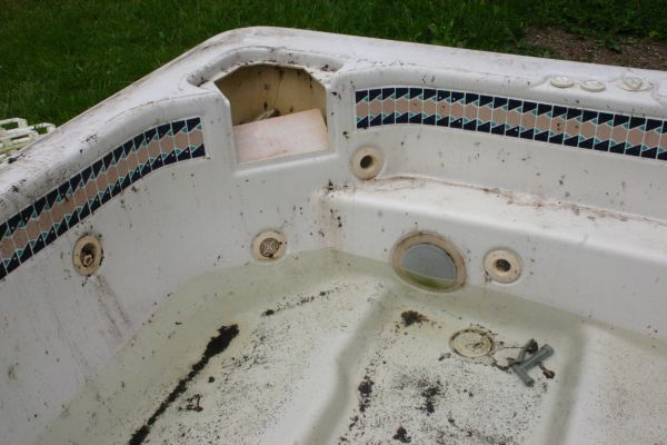 Spa Removal Service in Pasadena