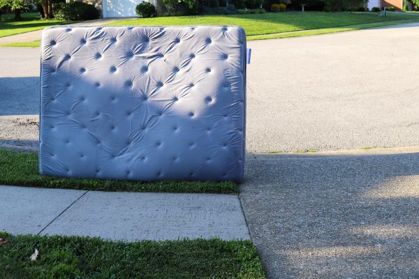 Mattress Removal Service in Pasadena
